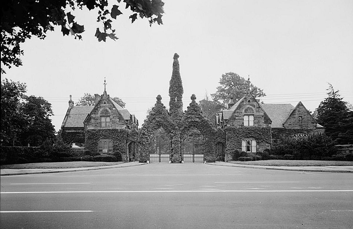 Entrance 1935
